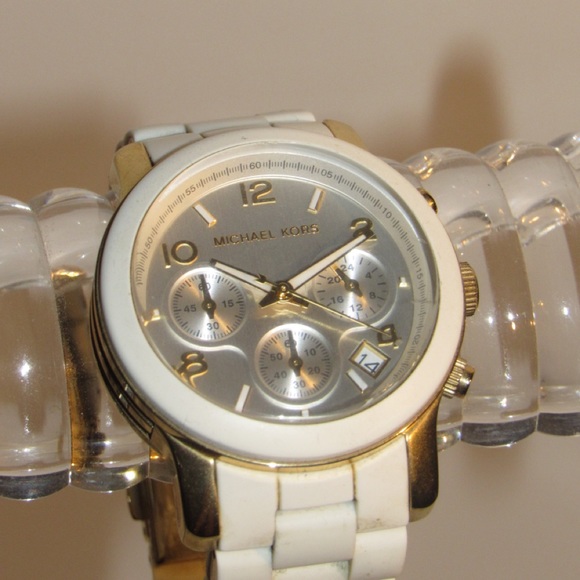 Michael Kors MK 5145 Classic Womens Watch - Picture 1 of 4